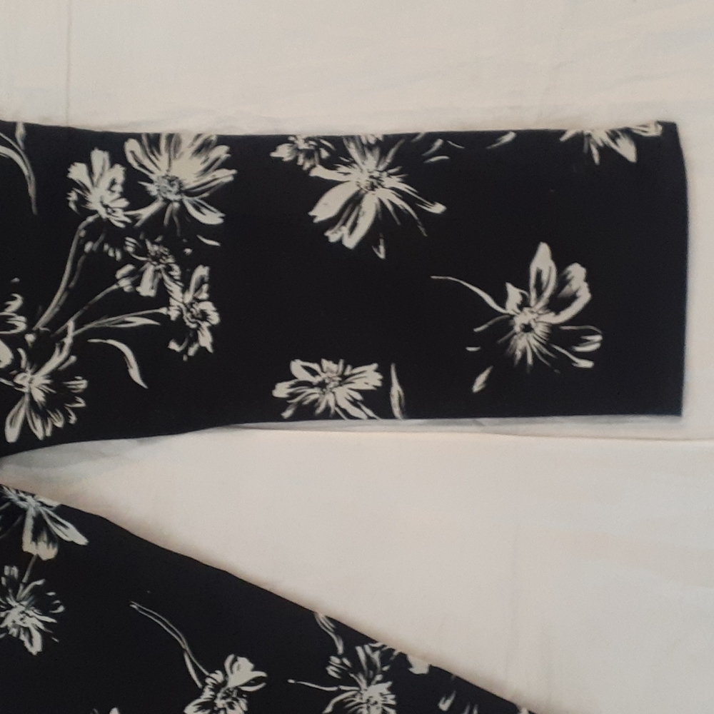 Chaps women's black white crop stretch pants size 6 - Picture 8 of 12